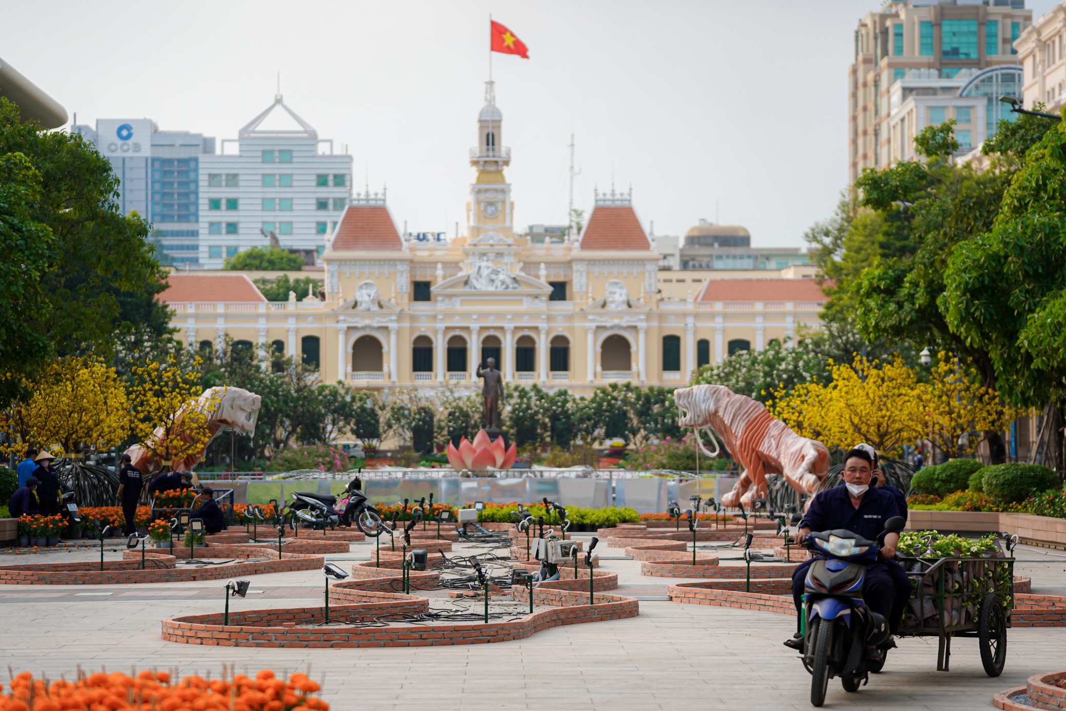 Duong hoa Nguyen Hue 2022 anh 1