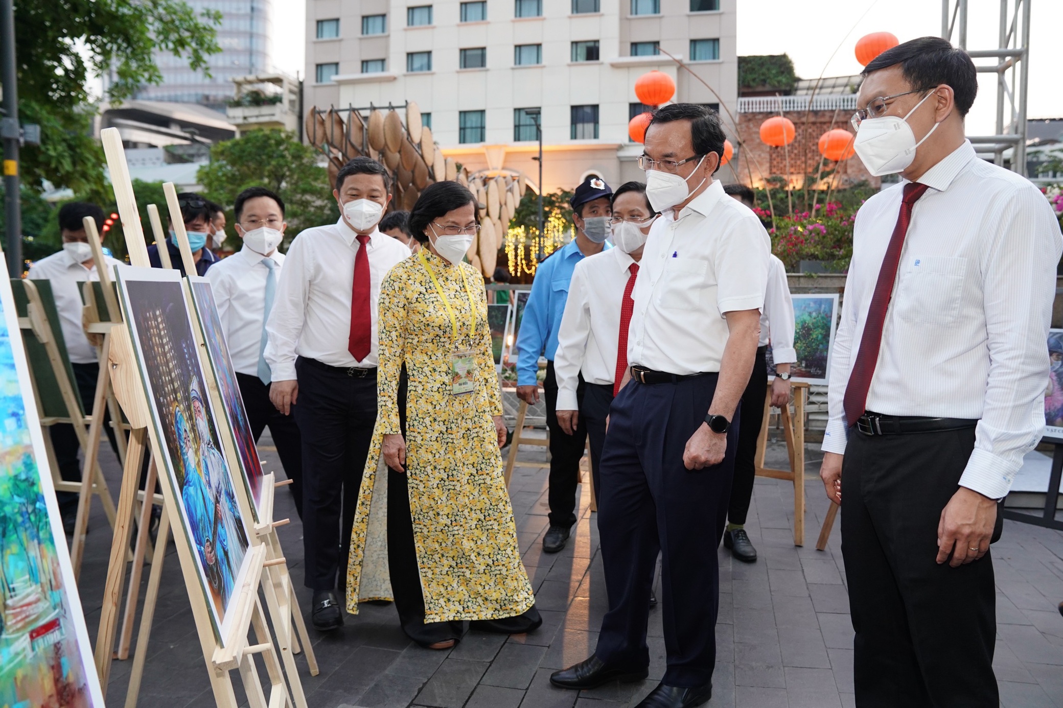 Khai mac duong sach Tet anh 3