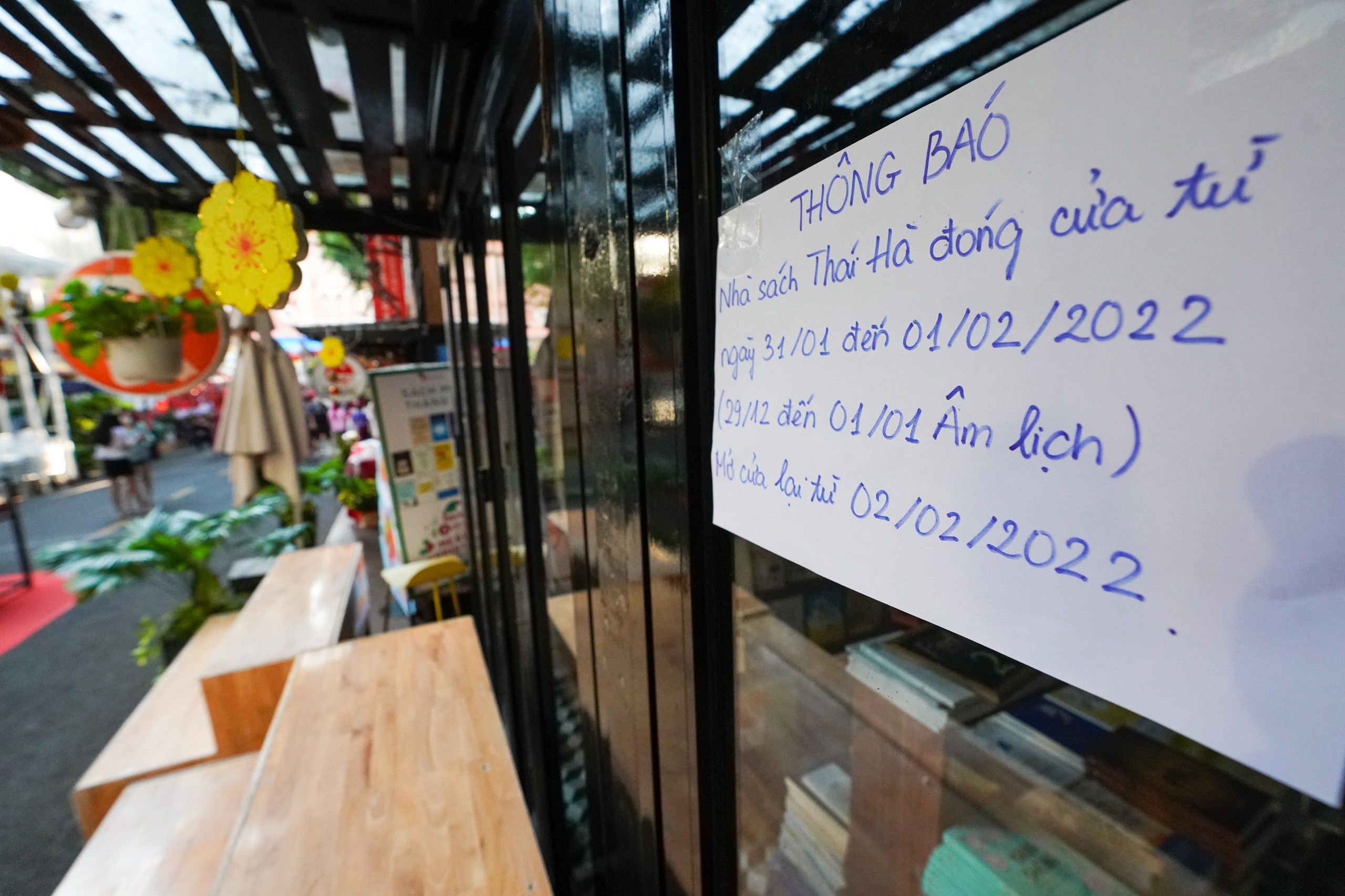 Trung tam TP.HCM cuoi nam Tan Suu anh 8