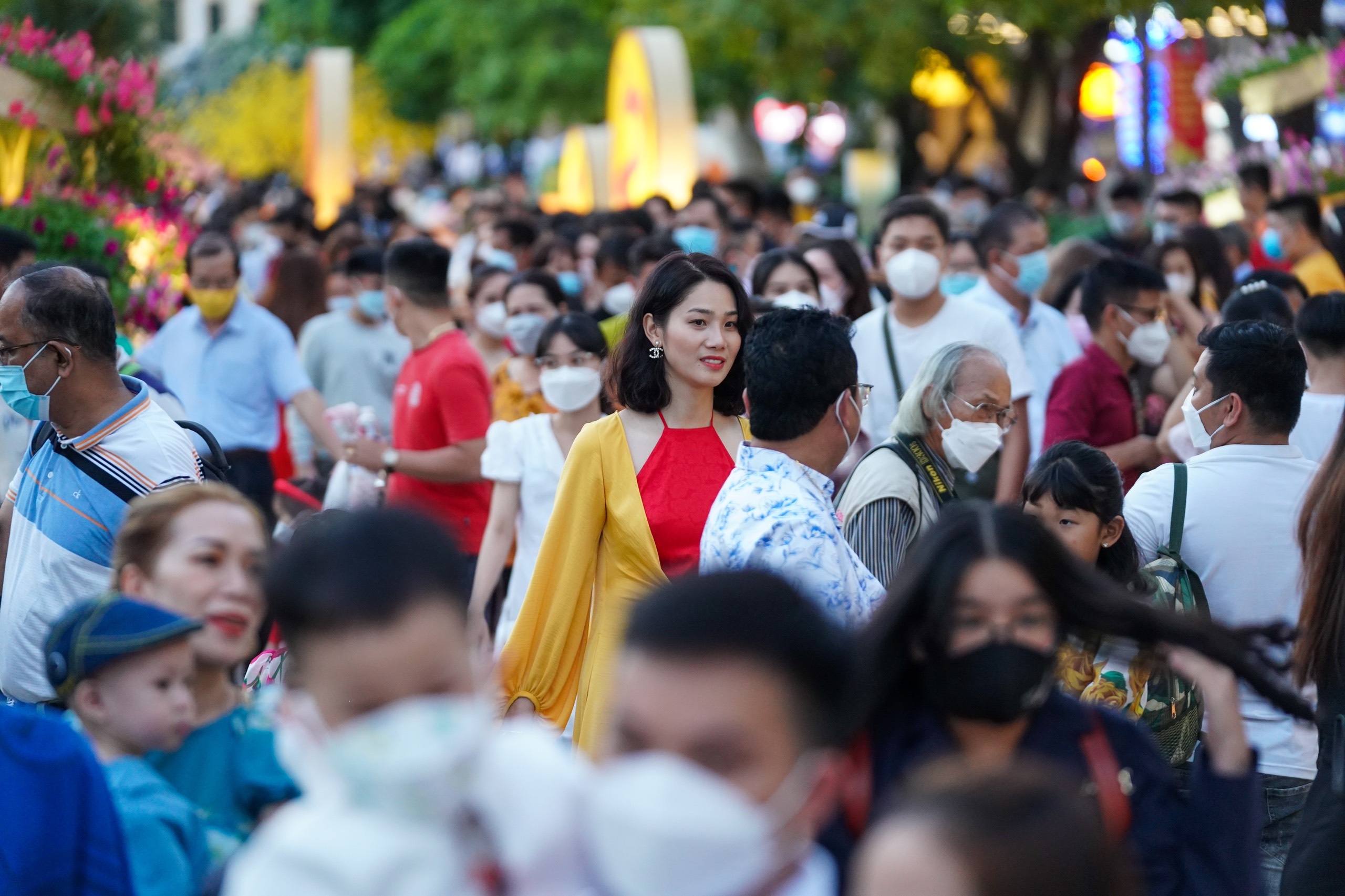 Trung tam TP.HCM cuoi nam Tan Suu anh 9