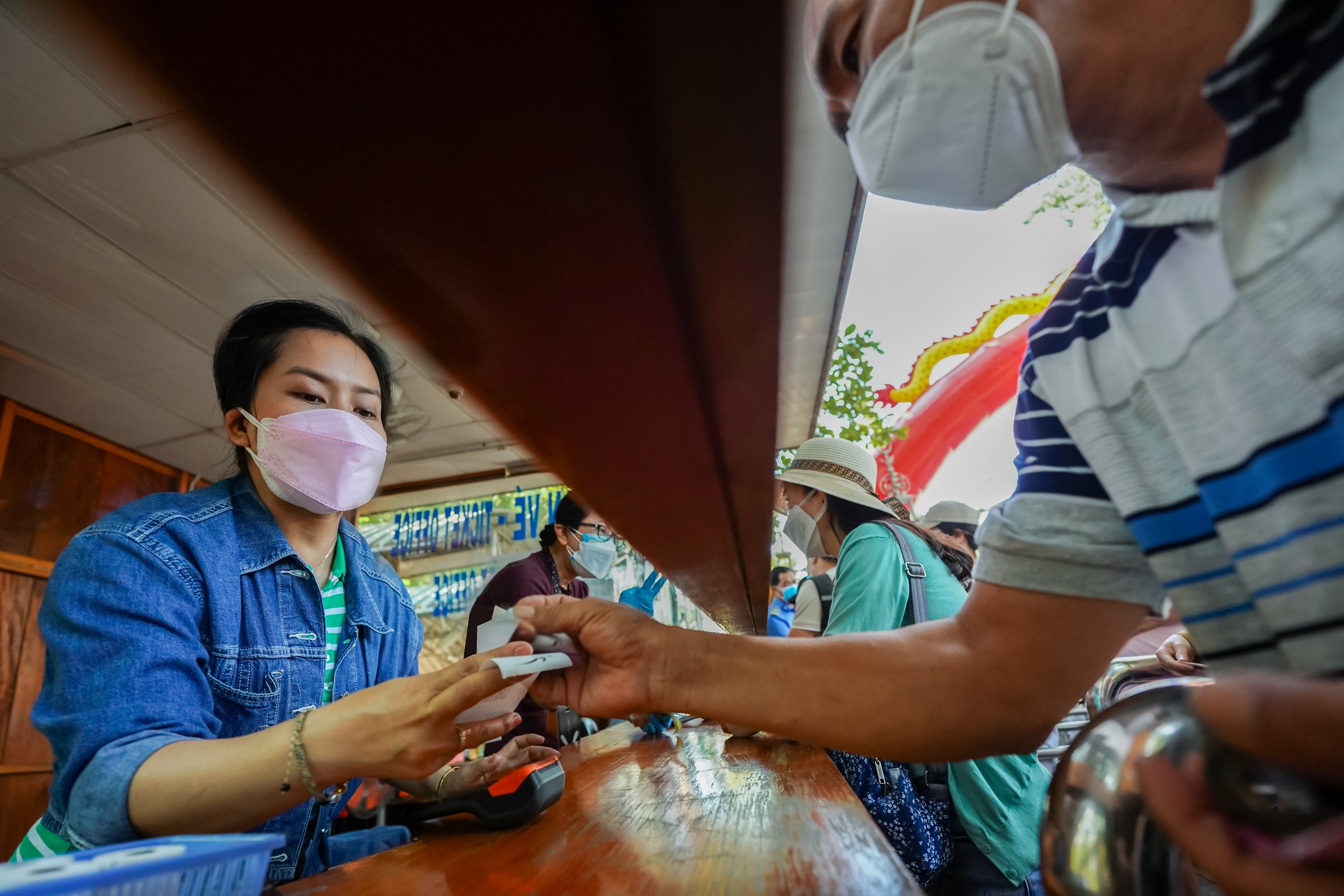 Thao cam vien tet Nham Dan anh 2