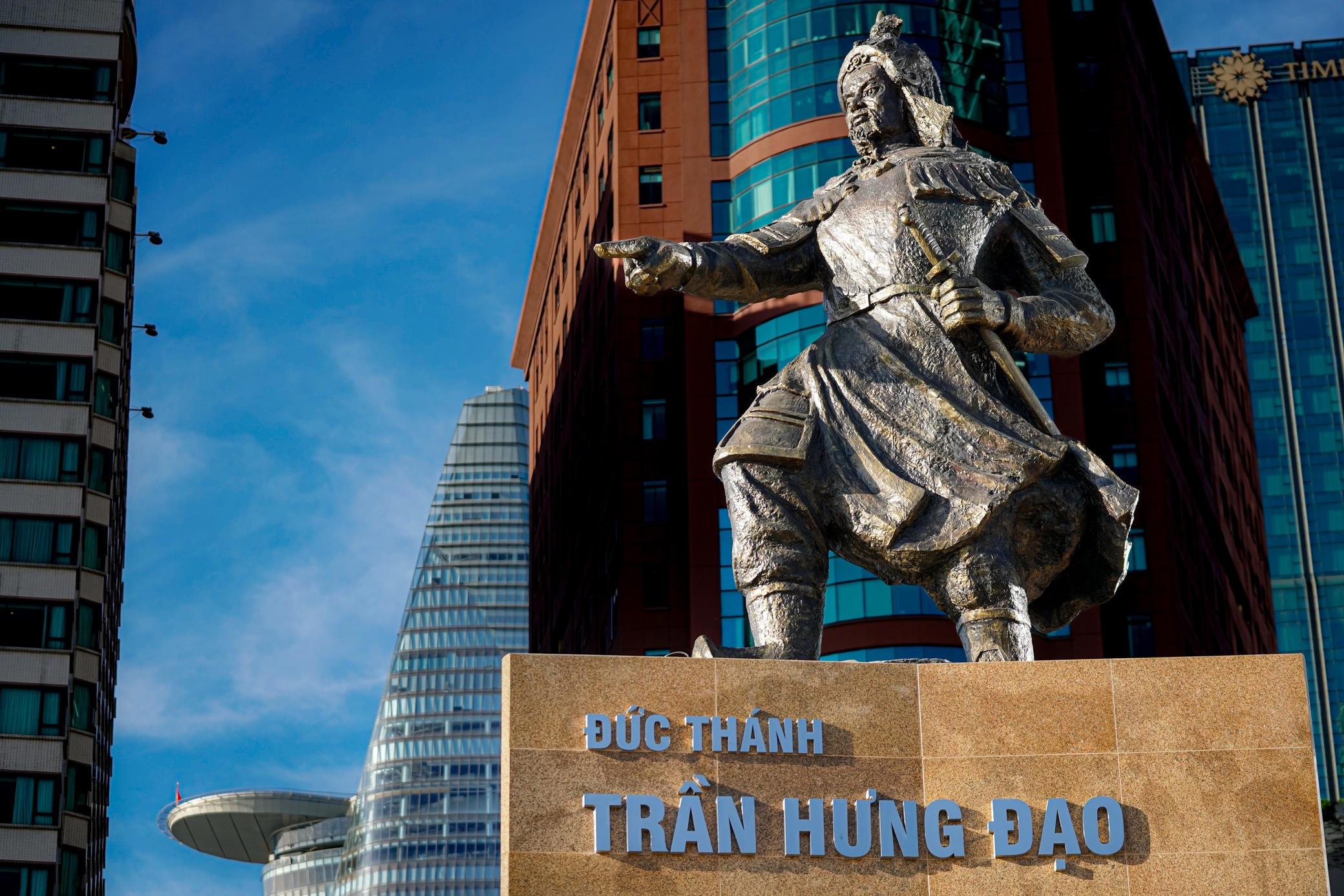 Can canh khu tuong dai Tran Hung Dao dang duoc cai tao hinh anh