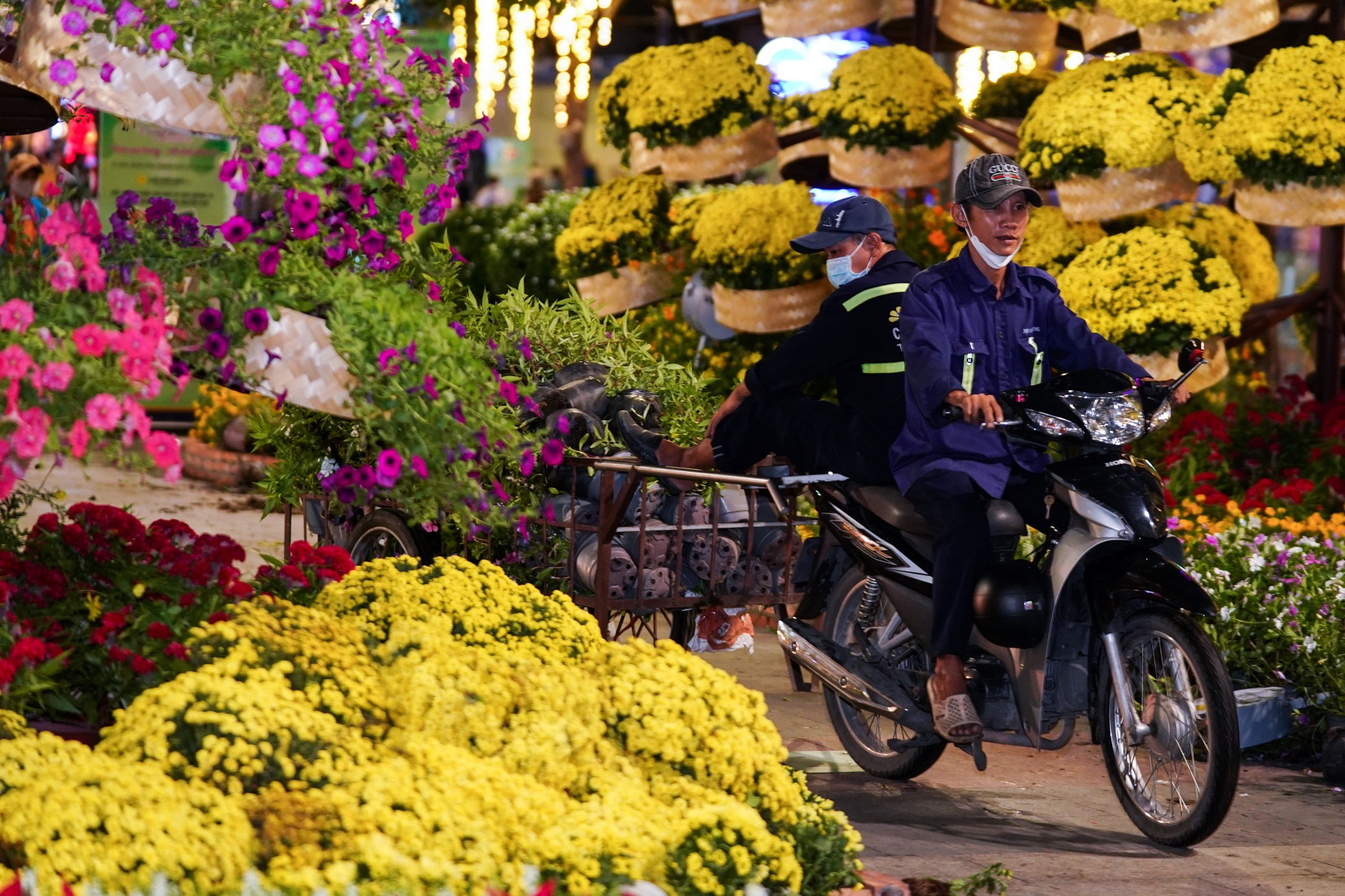 Don dep duong hoa Nguyen Hue anh 3