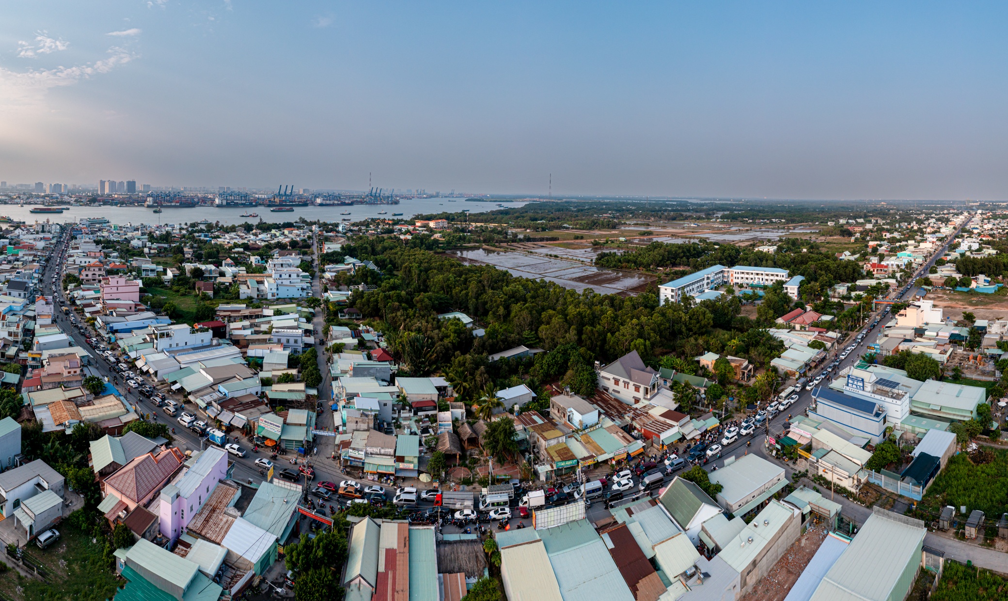 Ket xe o pha Cat Lai anh 1