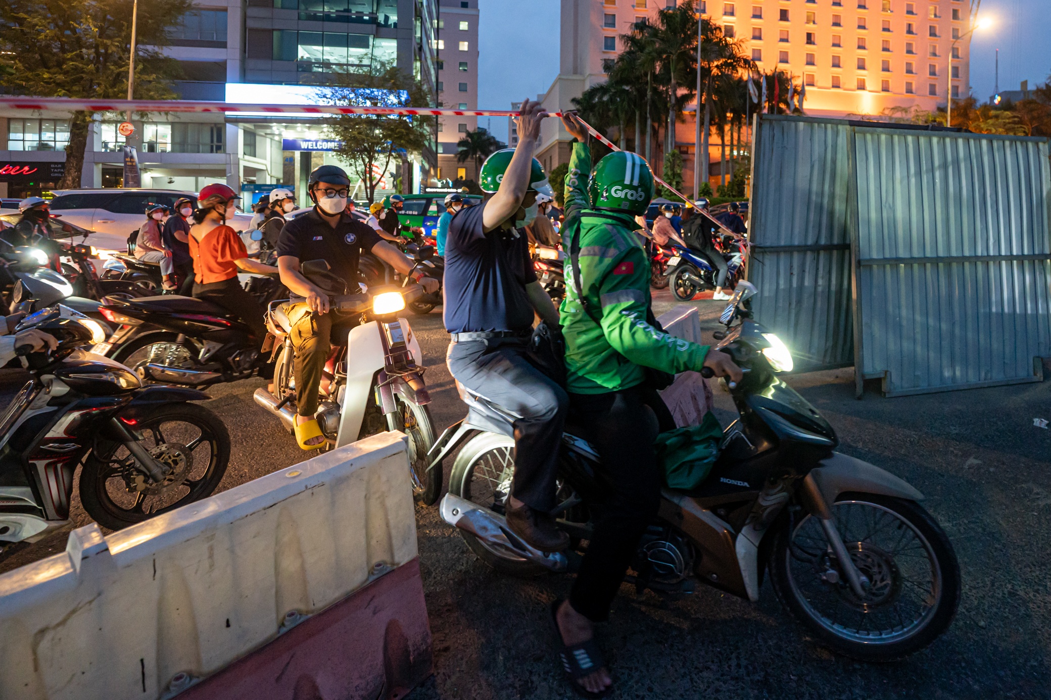 Cau Thu Thiem 2 truoc ngay khanh thanh anh 4