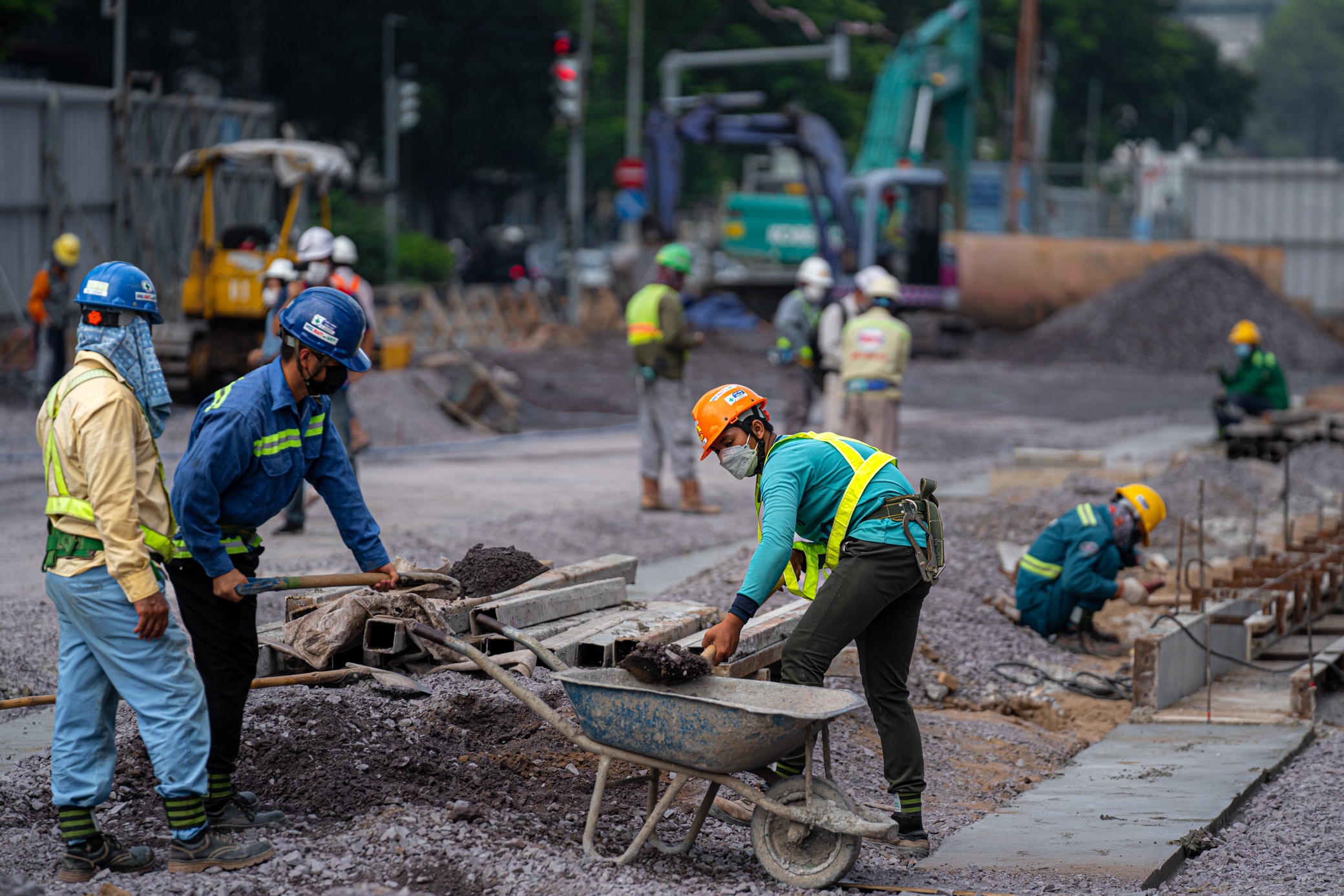 Metro Le  Loi mo rao anh 4