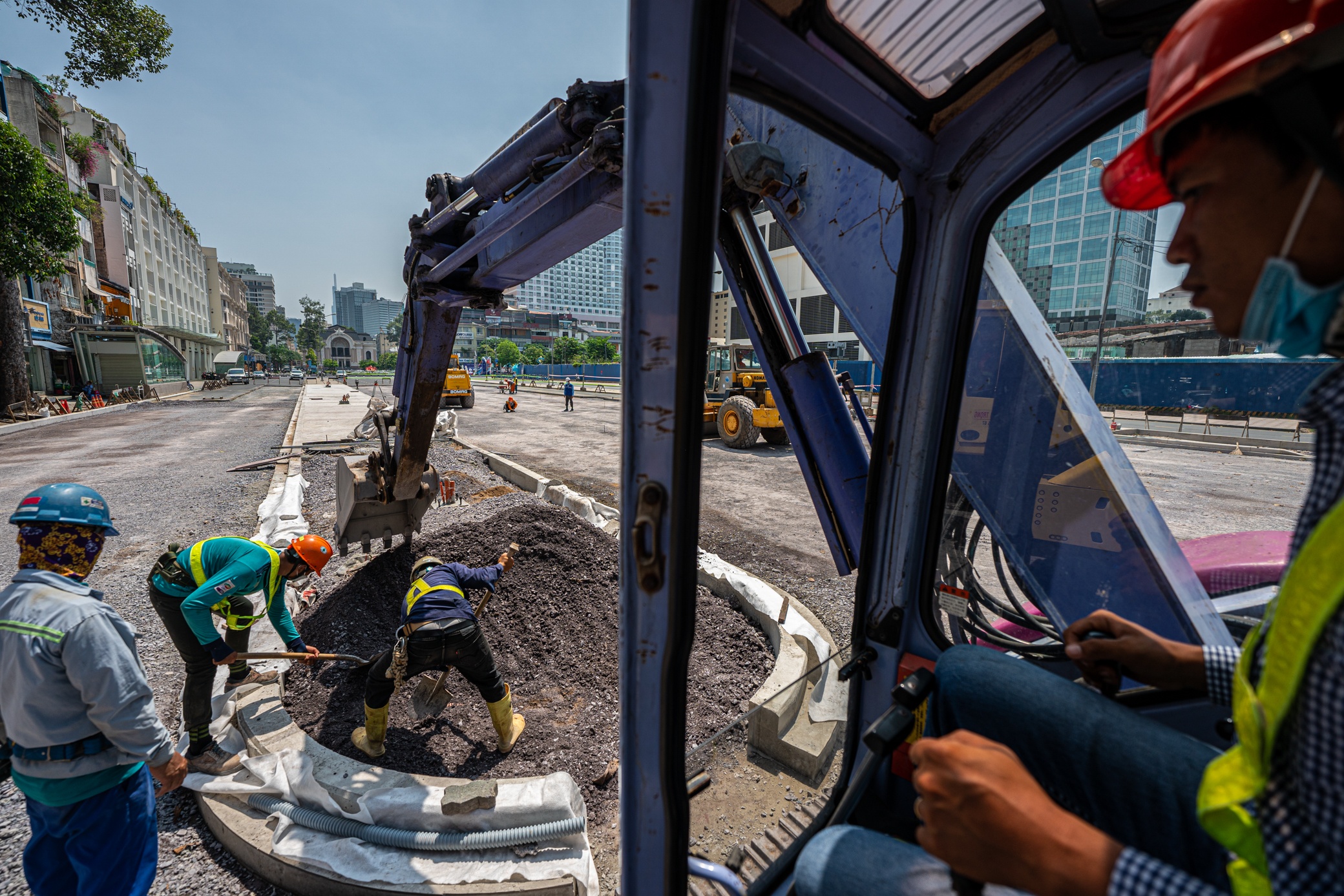 Metro Le  Loi mo rao anh 5