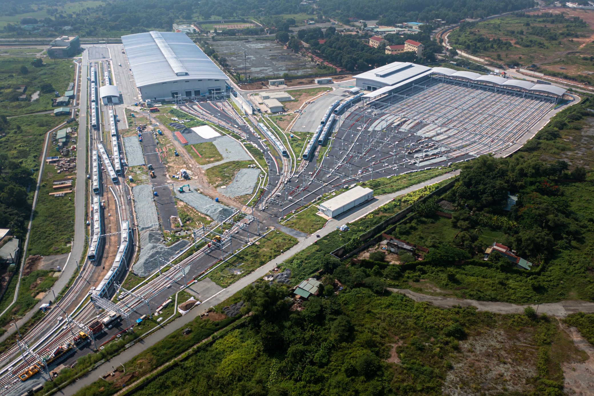 Tau Metro bi ve bay anh 10