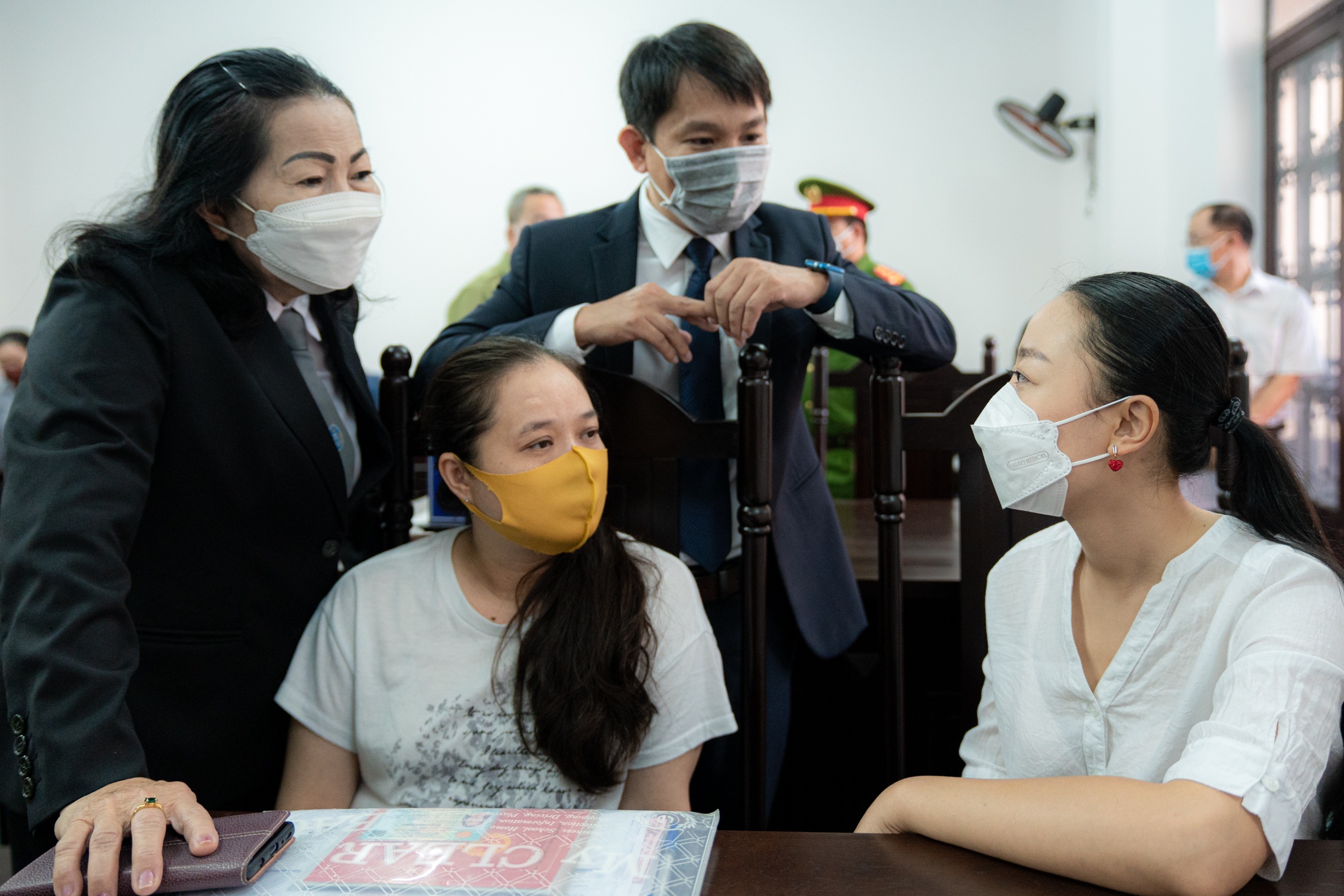 nu tiep vien hang khong bi tai xe xe mercedes tong anh 3