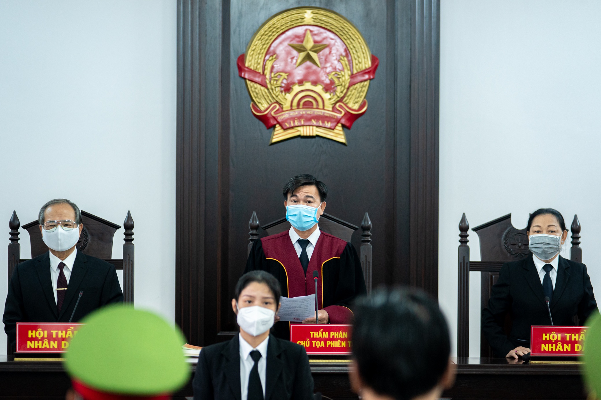 Tai xe xe Mercedes tong tiep vien hang khong anh 9