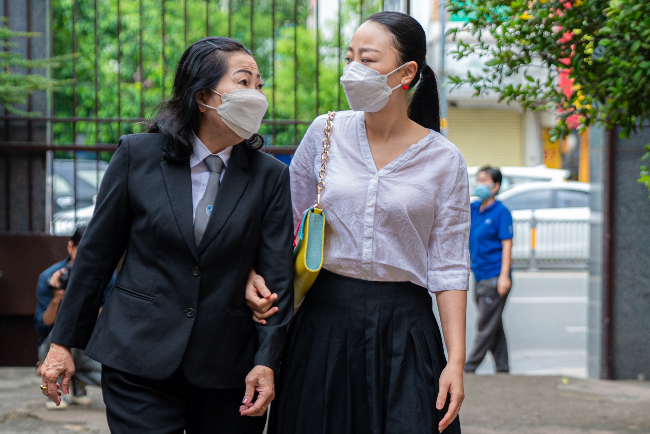 Tai xe xe Mercedes tong tiep vien hang khong anh 3