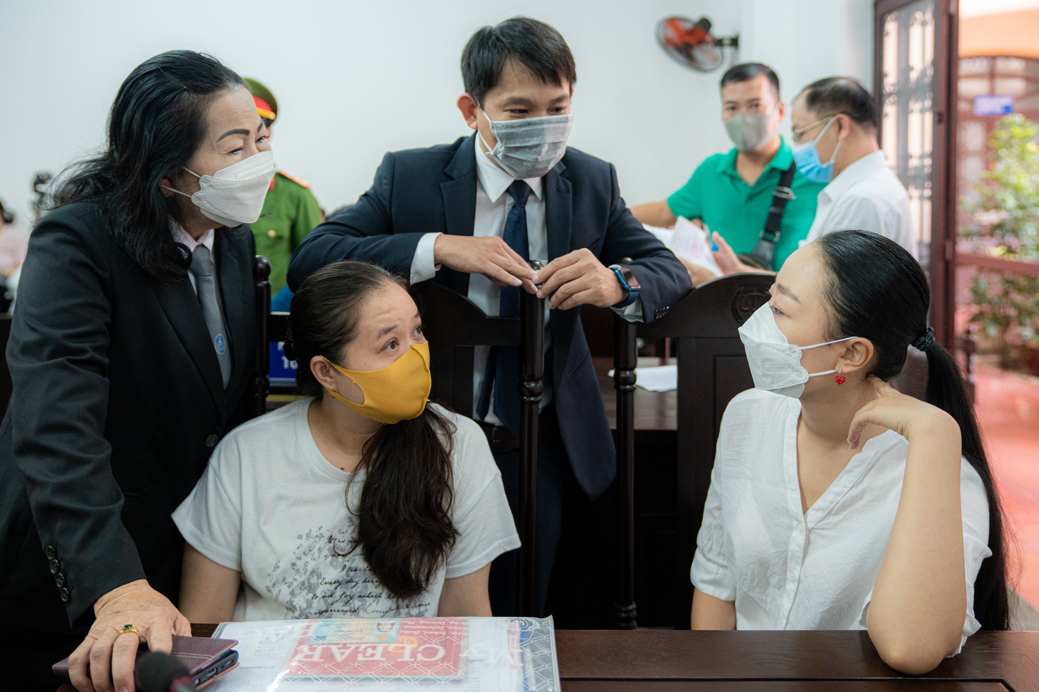 Tai xe xe Mercedes tong tiep vien hang khong anh 4