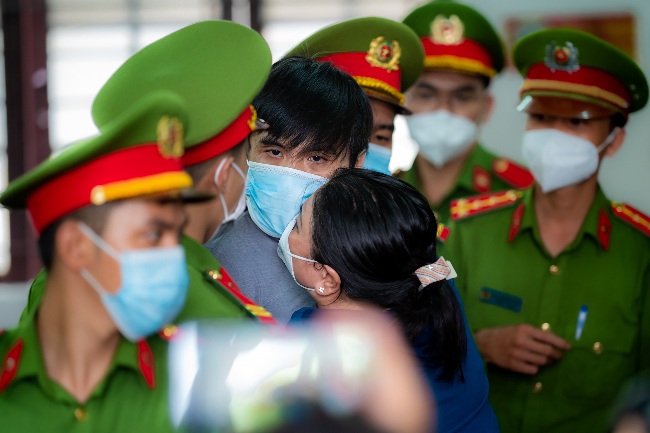 Tai xe Mercedes tong nu tiep vien hang anh 3