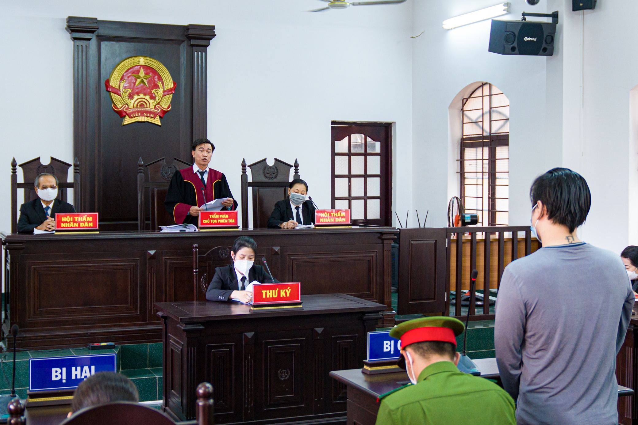 Nữ tiếp viên hàng không lãnh 1, 5 tỷ đồng ảnh 4 Nu tiep vien hang khong lanh 1, 5 ty dong anh 4
