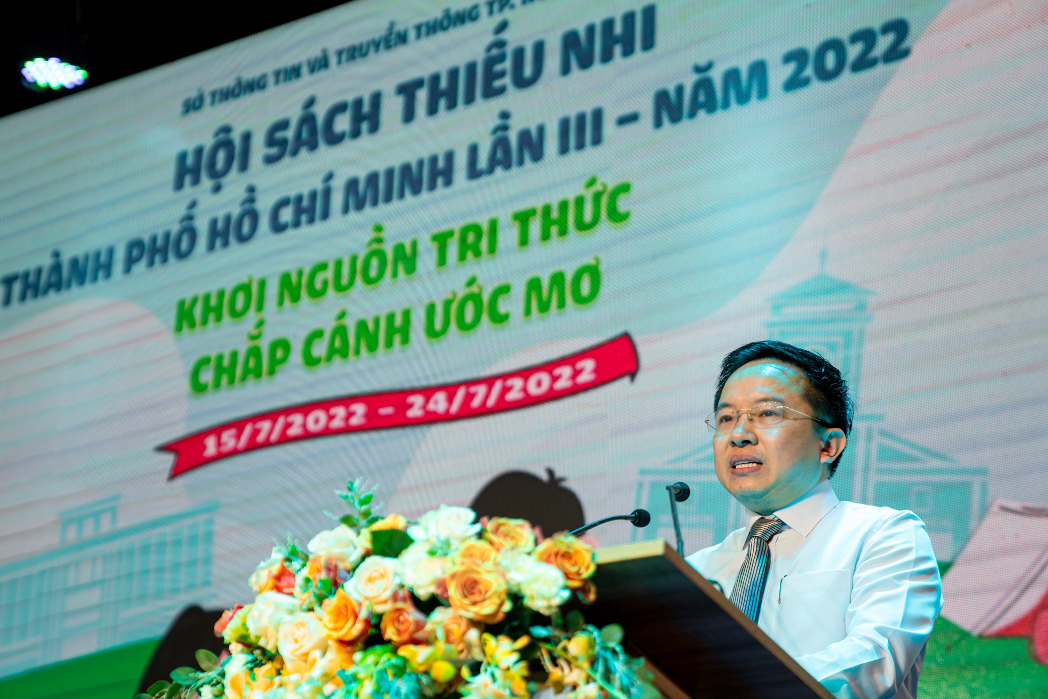 Hoi sach thieu nhi anh 3