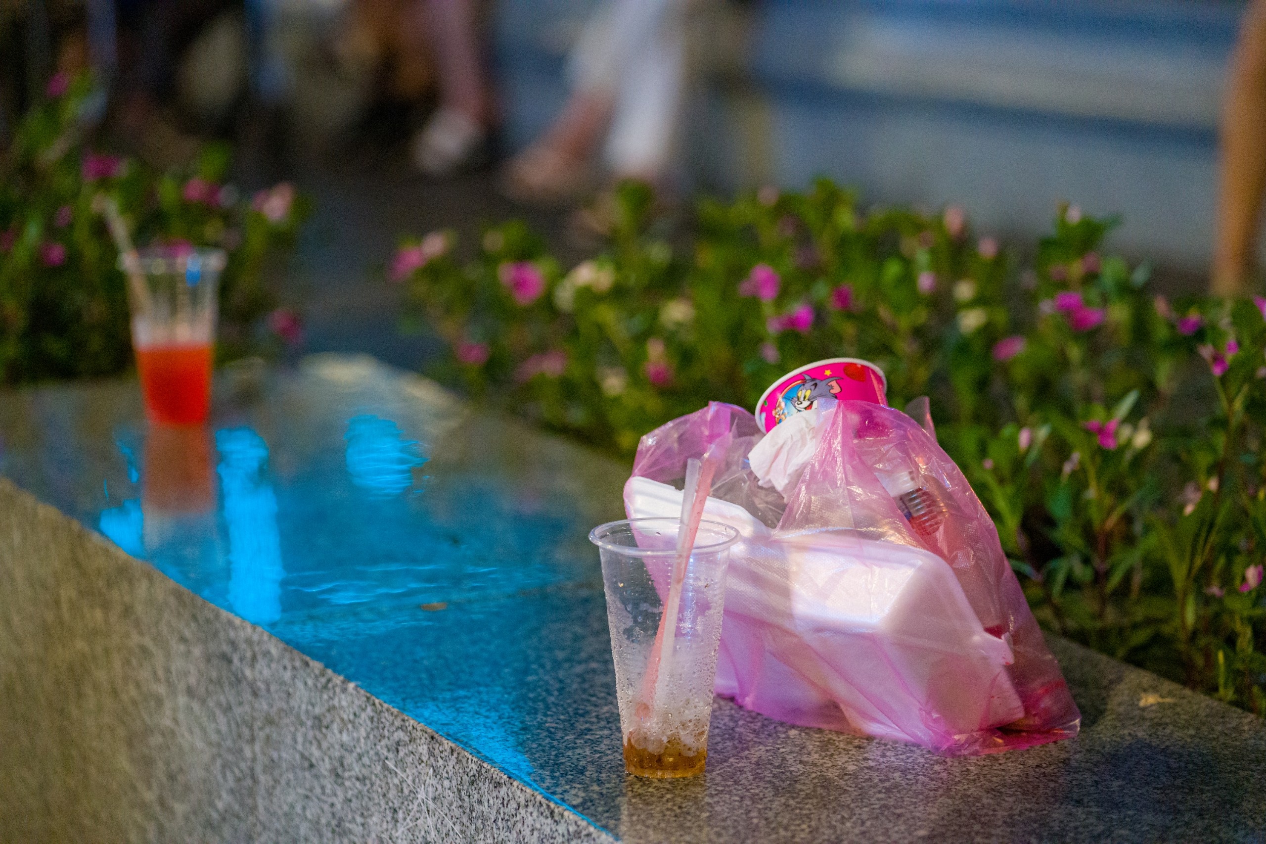 Phố đi bộ Nguyễn Huệ bát nháo ảnh 9 Pho di bo Nguyen Hue bat nhao anh 9