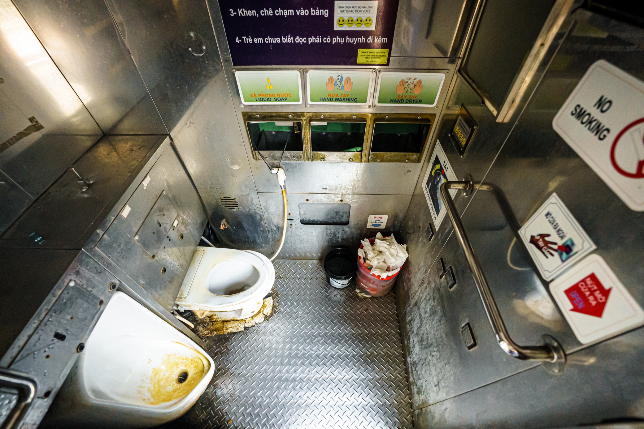 nha ve sinh cong cong anh 4