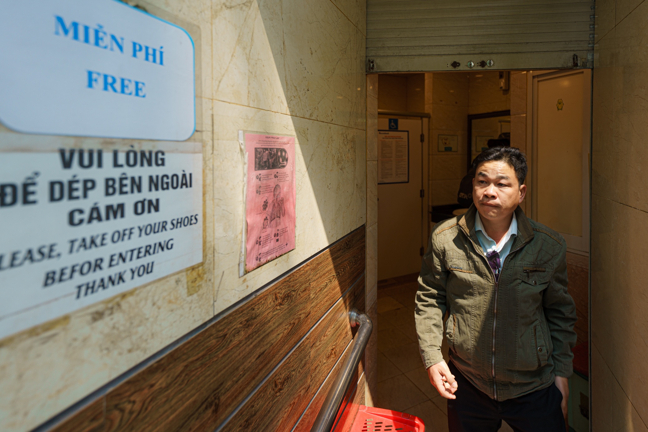 nha ve sinh cong cong anh 10