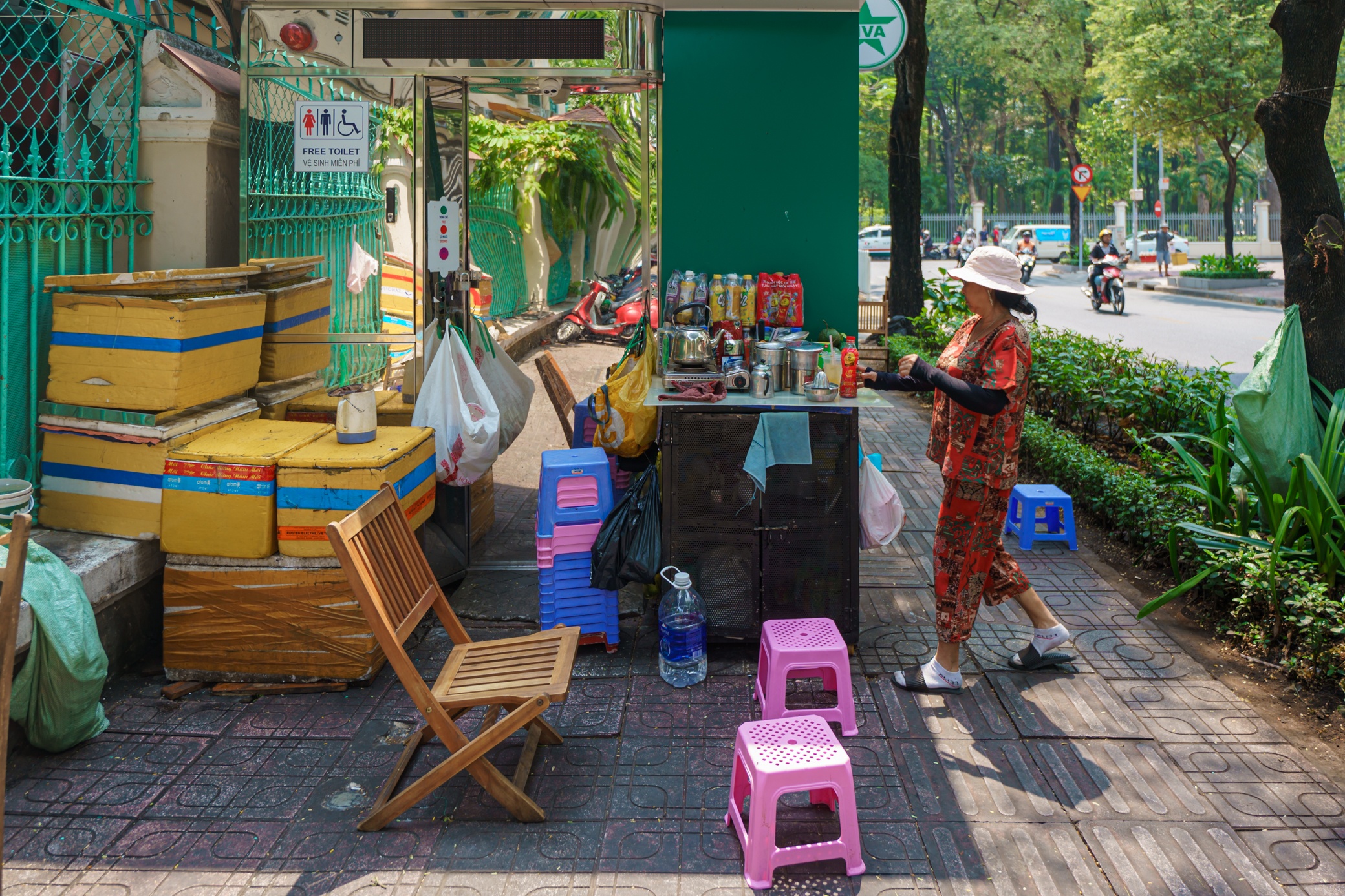 nha ve sinh cong cong anh 7