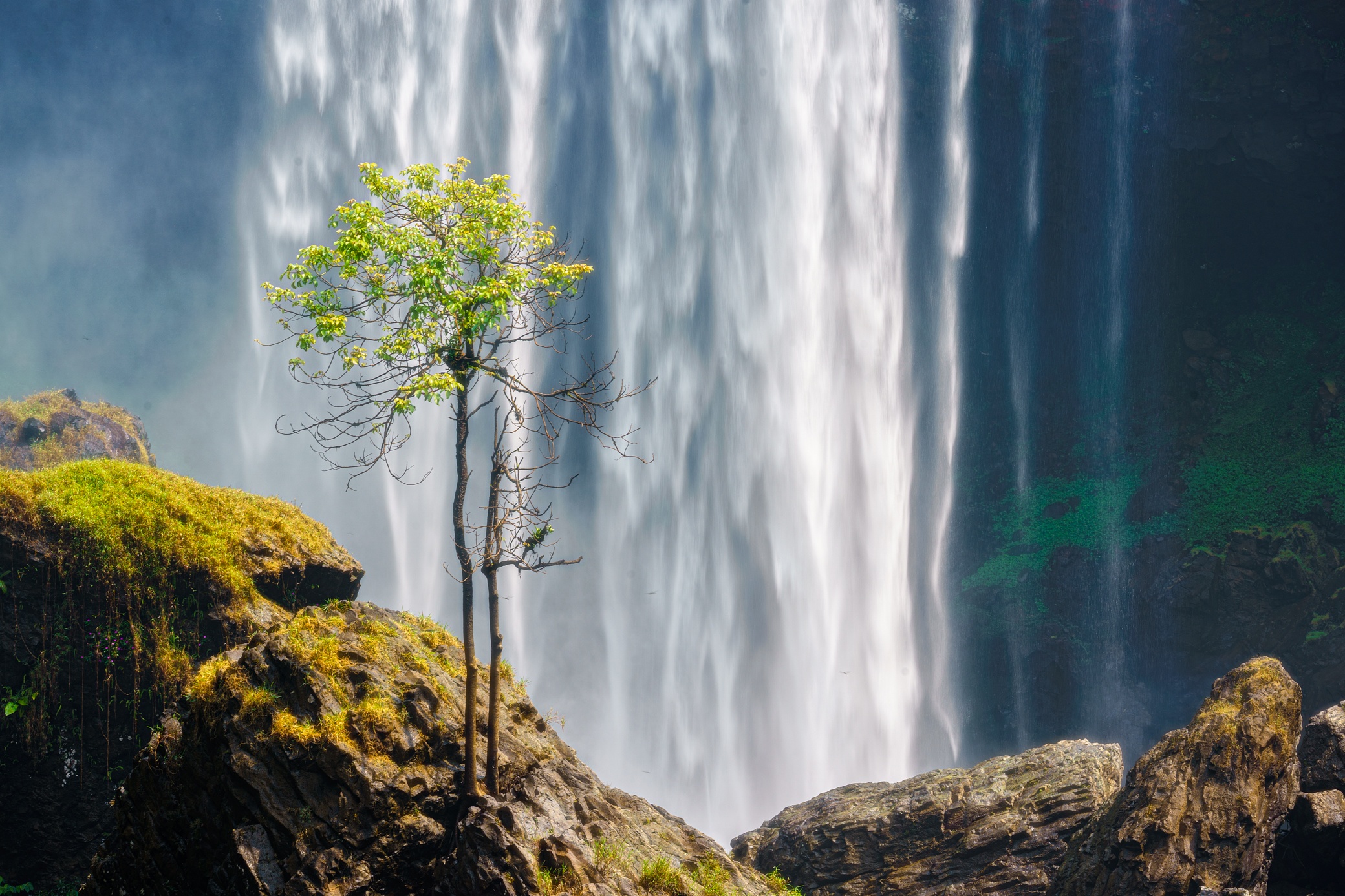 Thac K50 Hung Vi anh 6