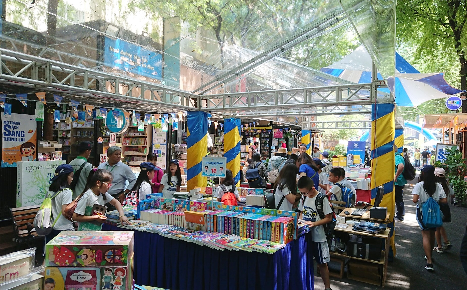 Le hoi sach Thieu nhi TP.HCM nam 2019 voi chu de Mo trang sach - Sang tuong lai anh 2