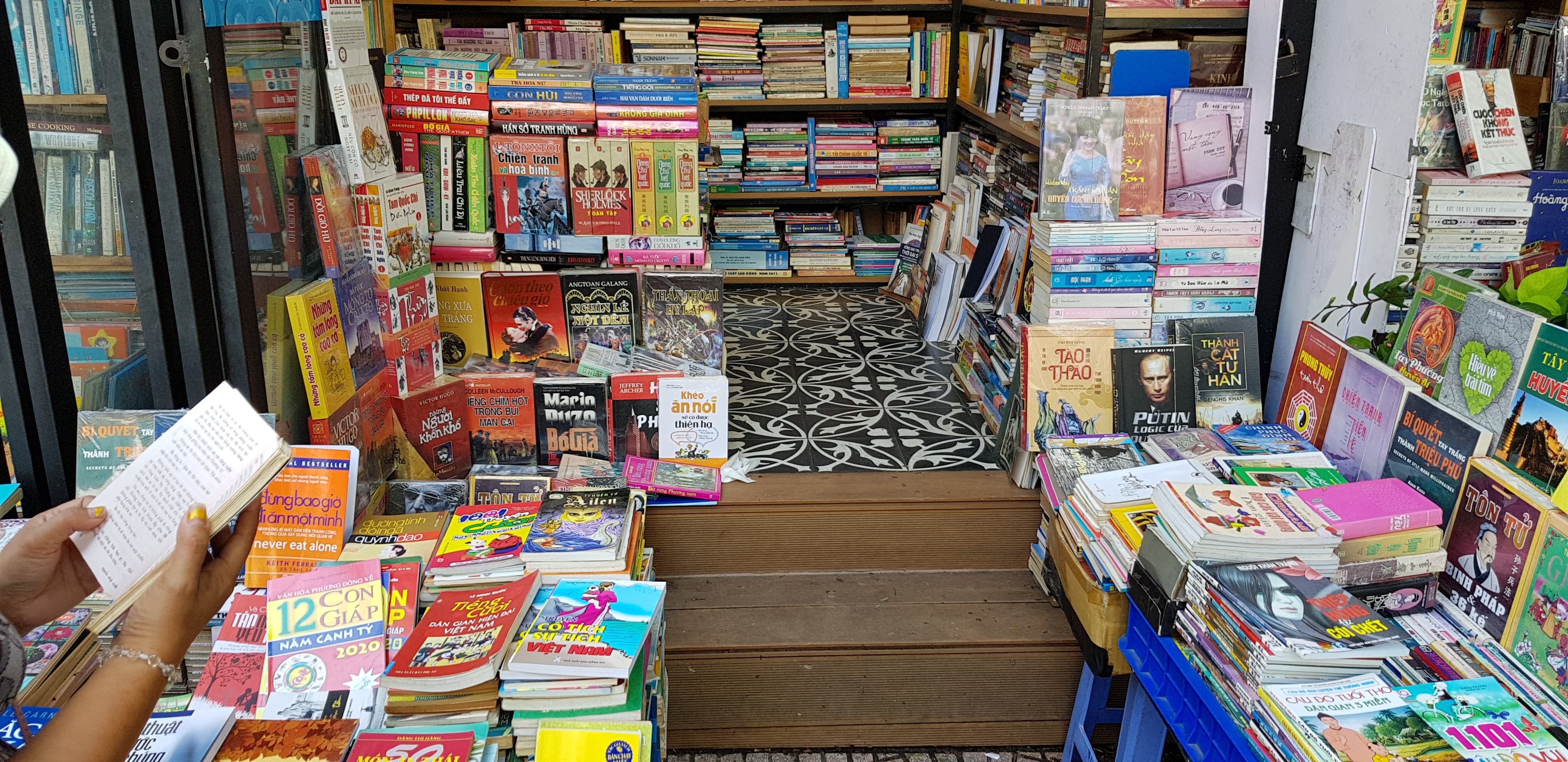 Sach cu Sai Gon anh 2