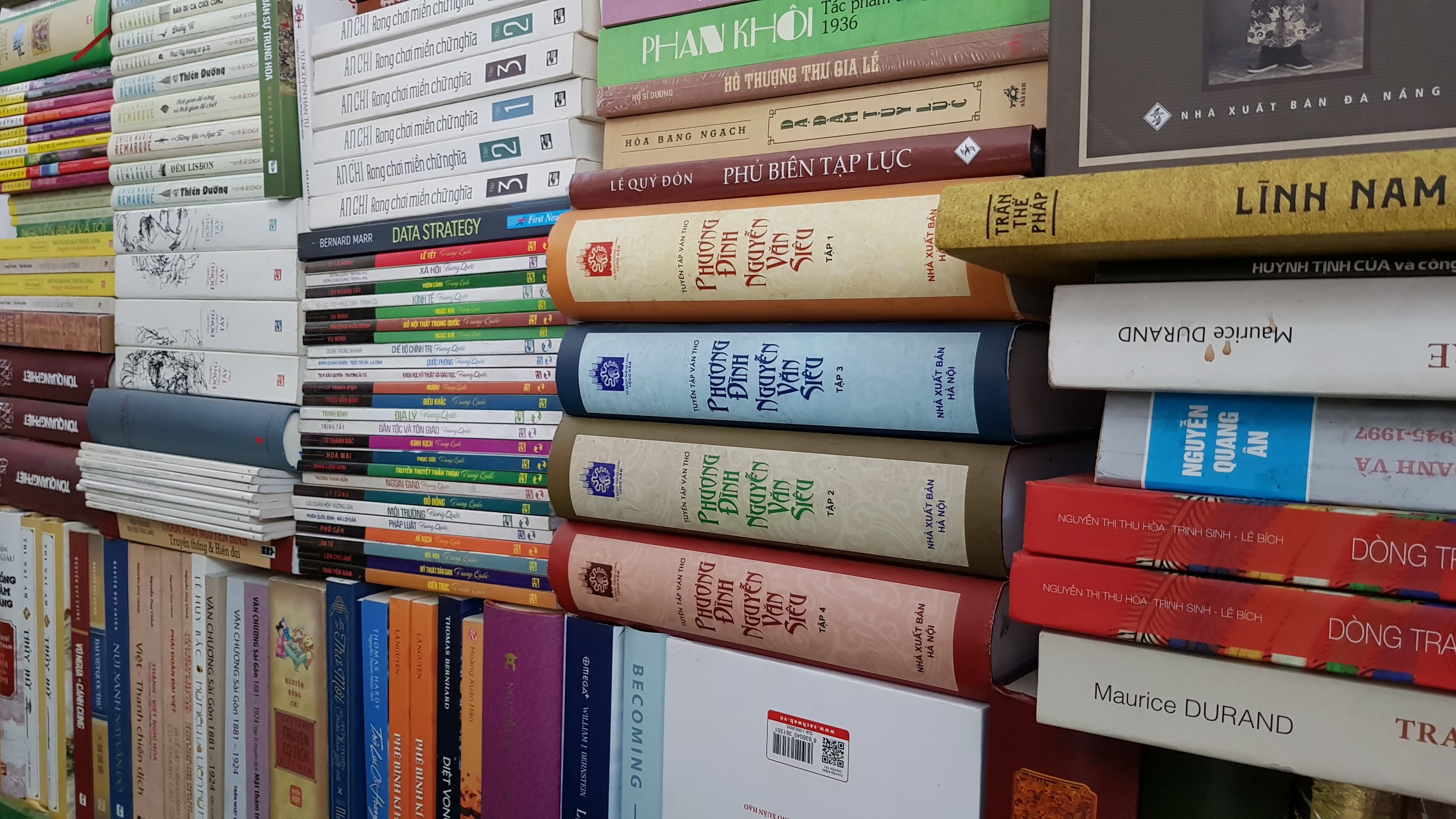 Ngay 'trung thap' dang nho cua nganh Xuat ban Viet Nam hinh anh