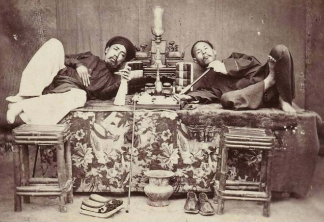 Vua Minh Mang vat va cam te nan buon ban, tang tru, nghien thuoc phien hinh anh