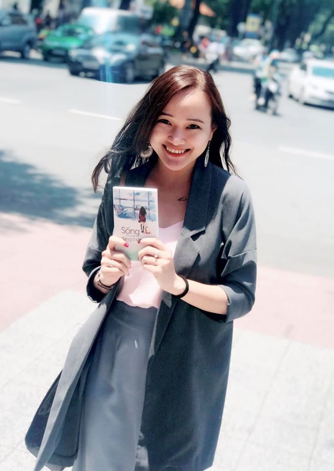 Song nhu ban dang o san bay anh 1