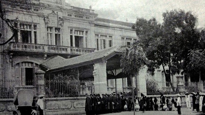 Hoang Ngoc Phach va cuoc chat van 'nay lua' voi cac nu sinh Dong Khanh hinh anh