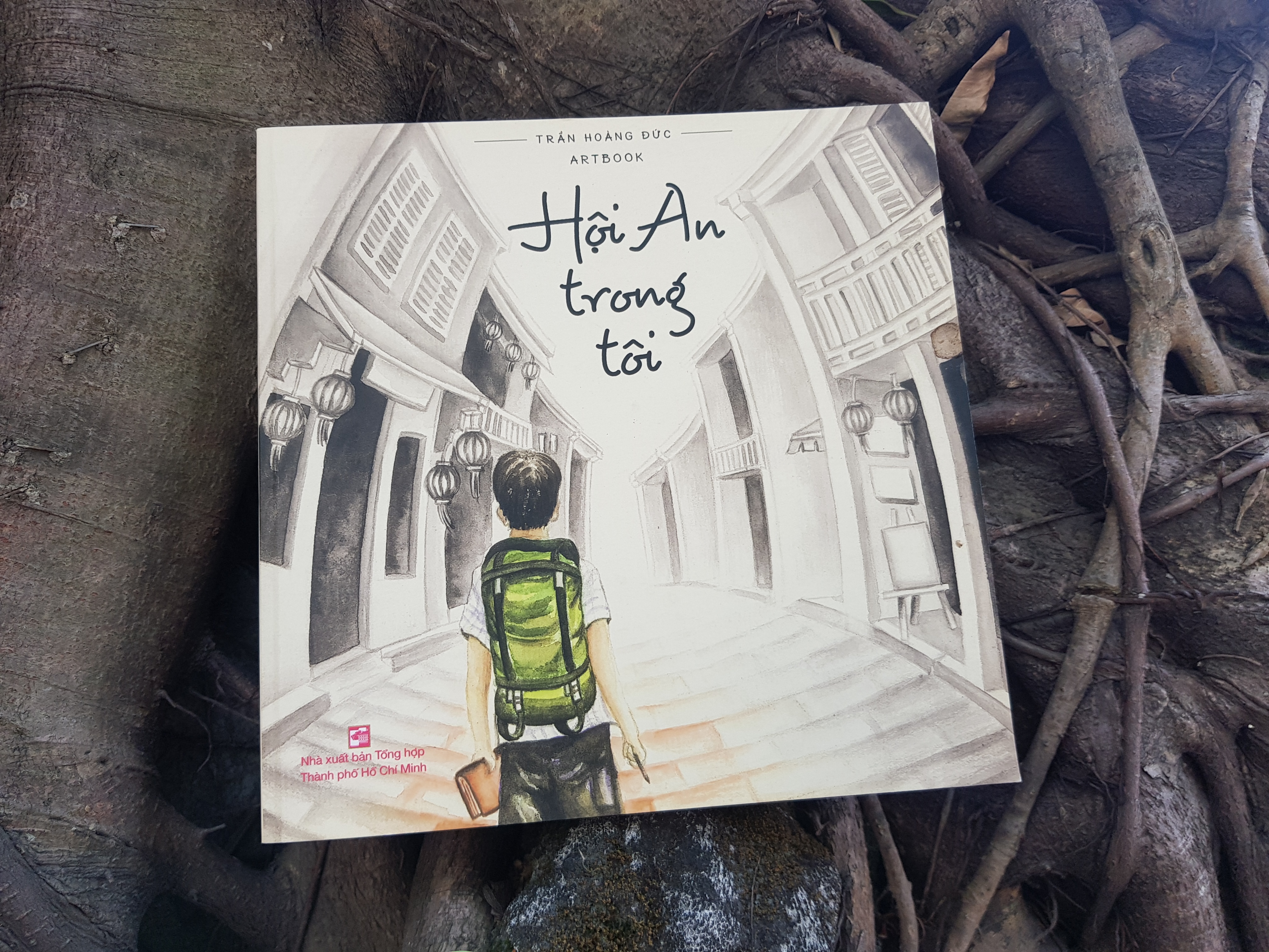 Du ky Viet Nam va the gioi luot qua nhung trang sach anh 1