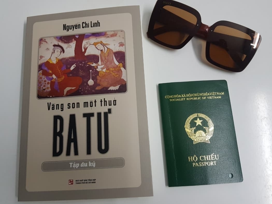 Du ky Viet Nam va the gioi luot qua nhung trang sach anh 6