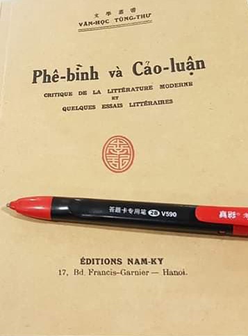 Nguyen Hong me doc sach anh 4