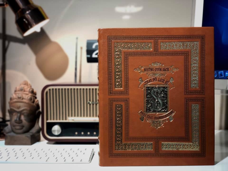 Sach ban dac biet xua va nay: Nghe choi cung lam cong phu hinh anh