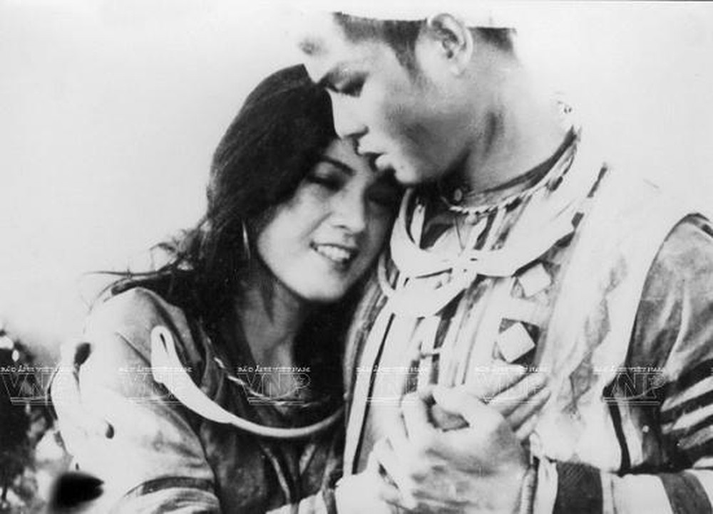 Dau la ly do Mi ket hon voi A Su trong tac pham 'Vo chong A Phu'? hinh anh