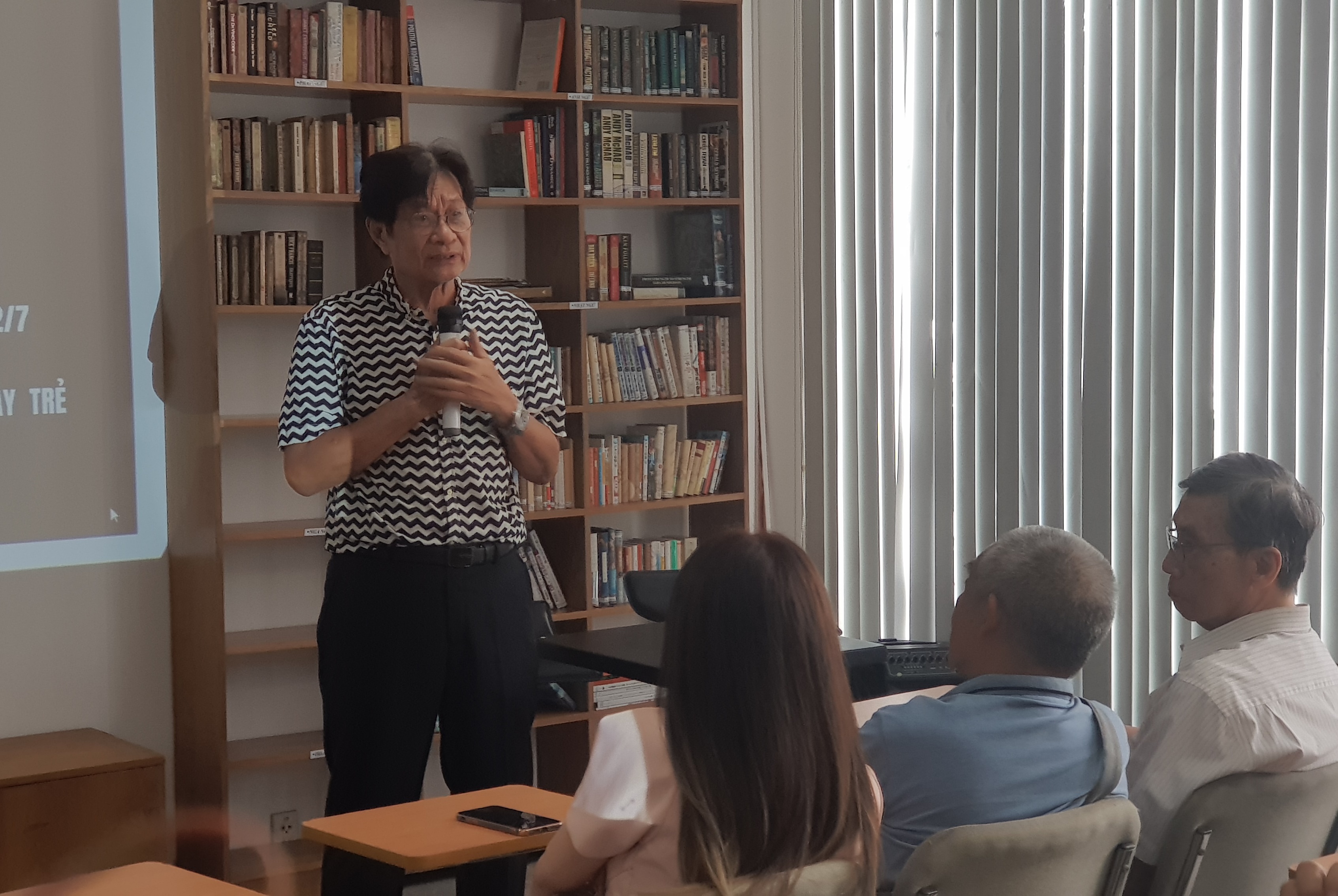 Nhac si Duong Thu ra mat thu vien anh 2