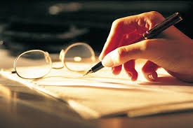 Nha van Thach Lam: Sach giup thay doi xa hoi hinh anh