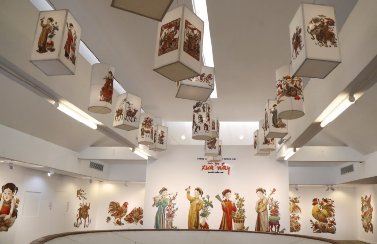 Hoa quyen truyen thong va hien dai trong tranh dan gian Hang Trong anh 5