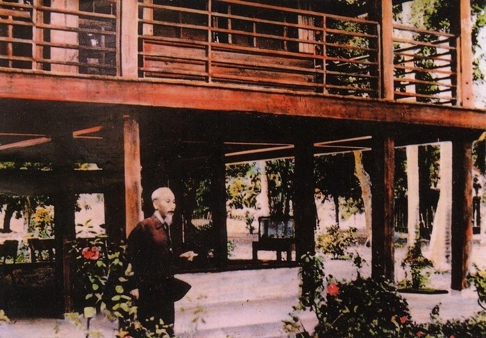 Nhung ngoi nha san Bac Ho o hinh anh
