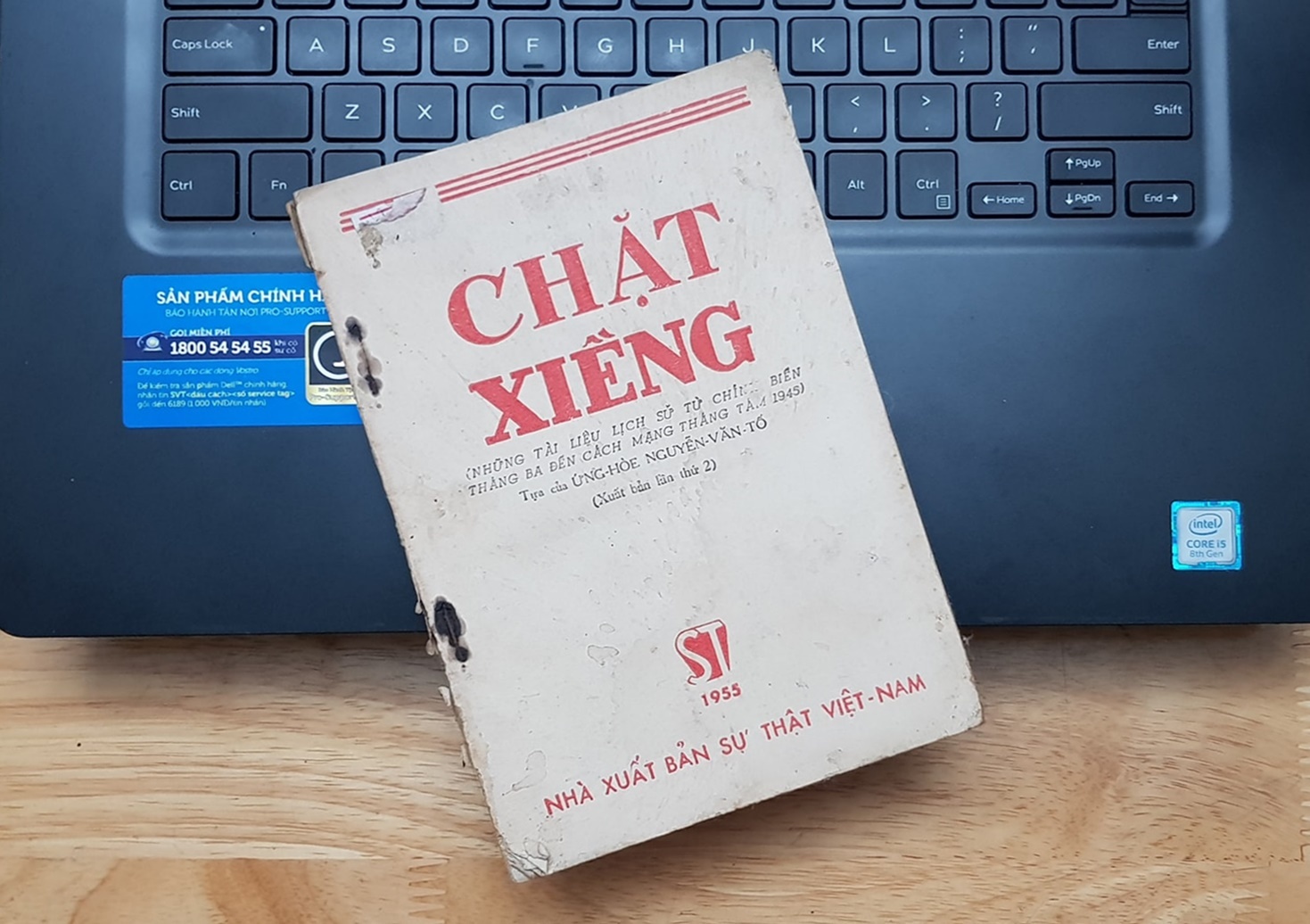 Sach ve Quoc khanh anh 1