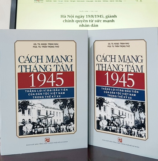 Sach ve Quoc khanh anh 4