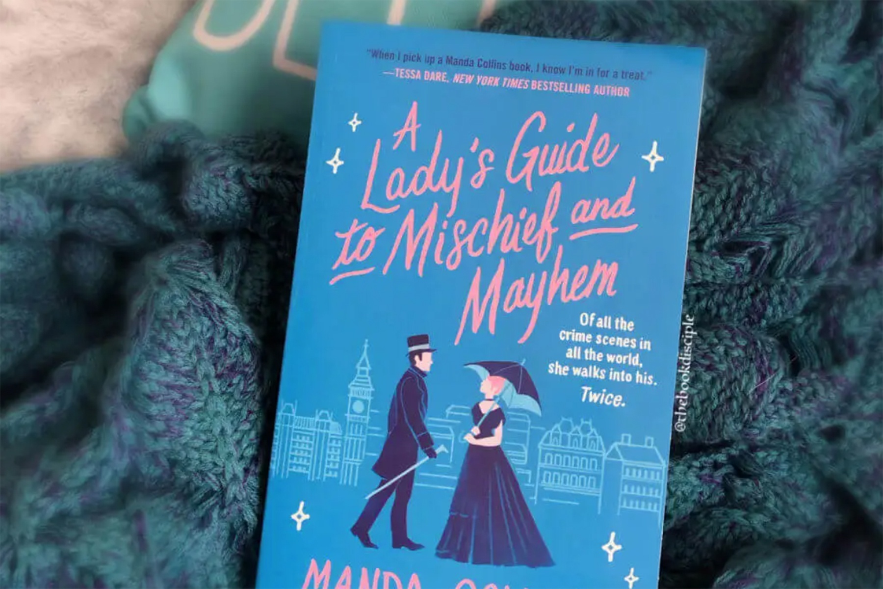 Nhung tieu thuyet lang man pha tron yeu to bi an hinh anh