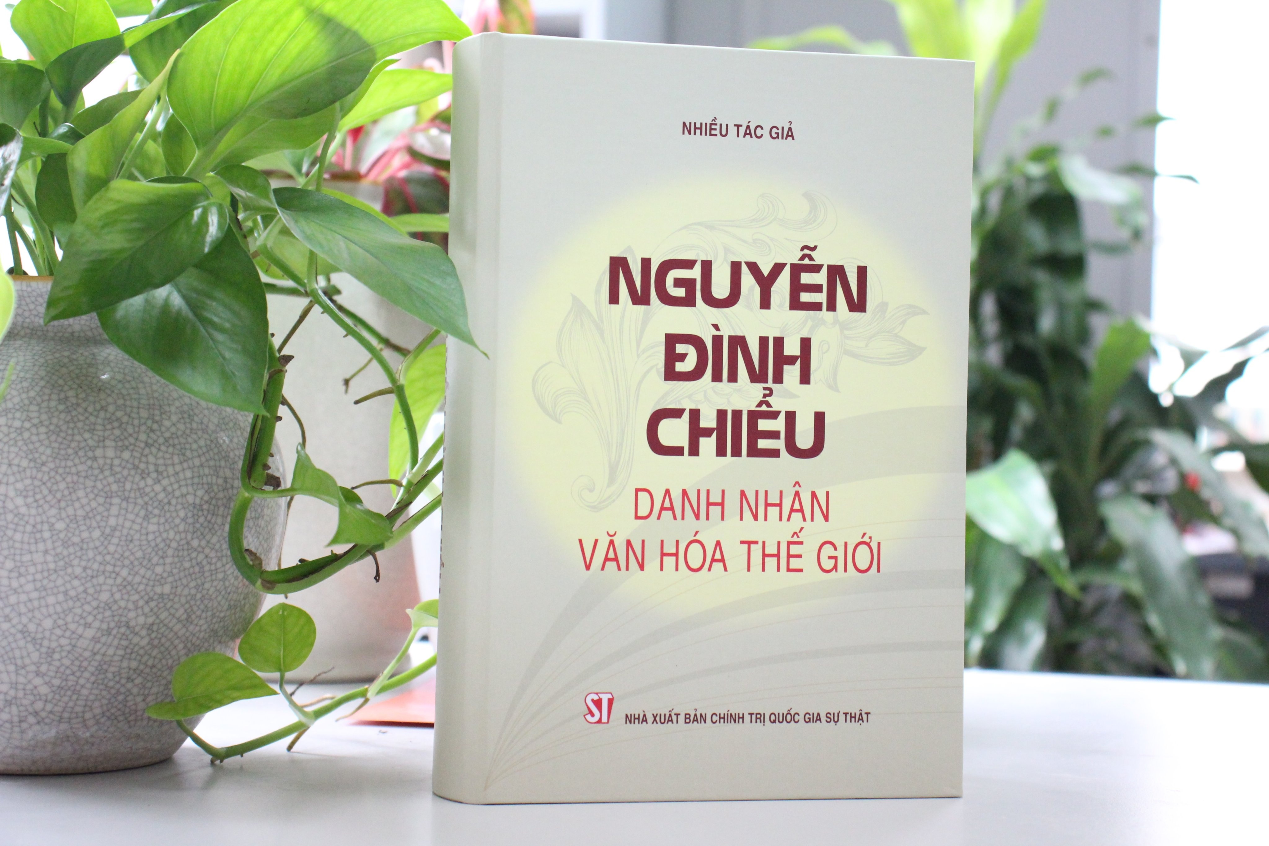 Sach ve Nguyen Dinh Chieu anh 1