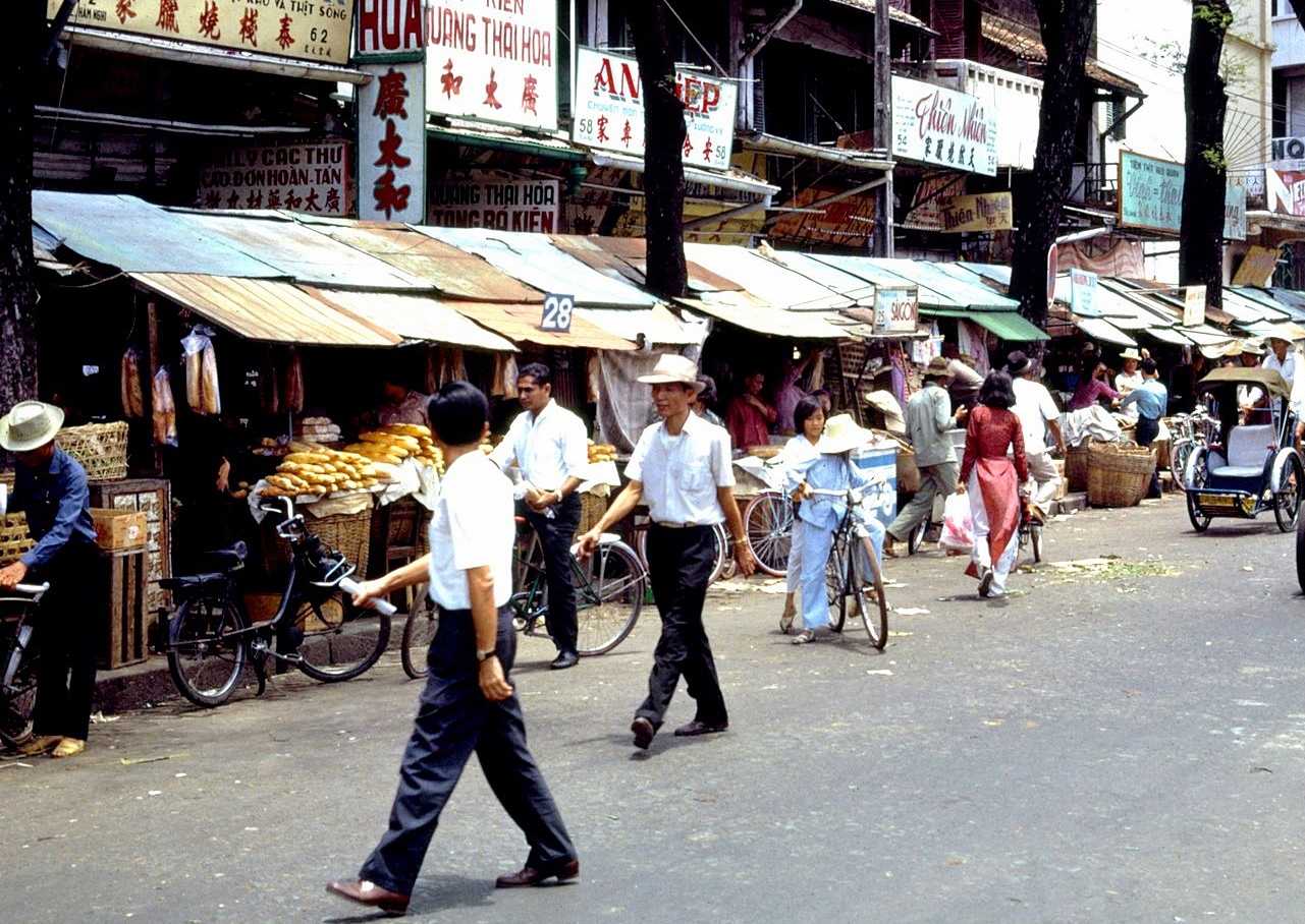 Dac san ca phe dia, com tho cho Ben Thanh xua hinh anh