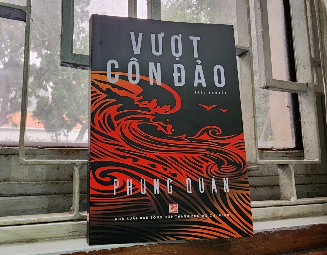 Tac pham 'Vuot Con Dao' cua Phung Quan tro lai hinh anh