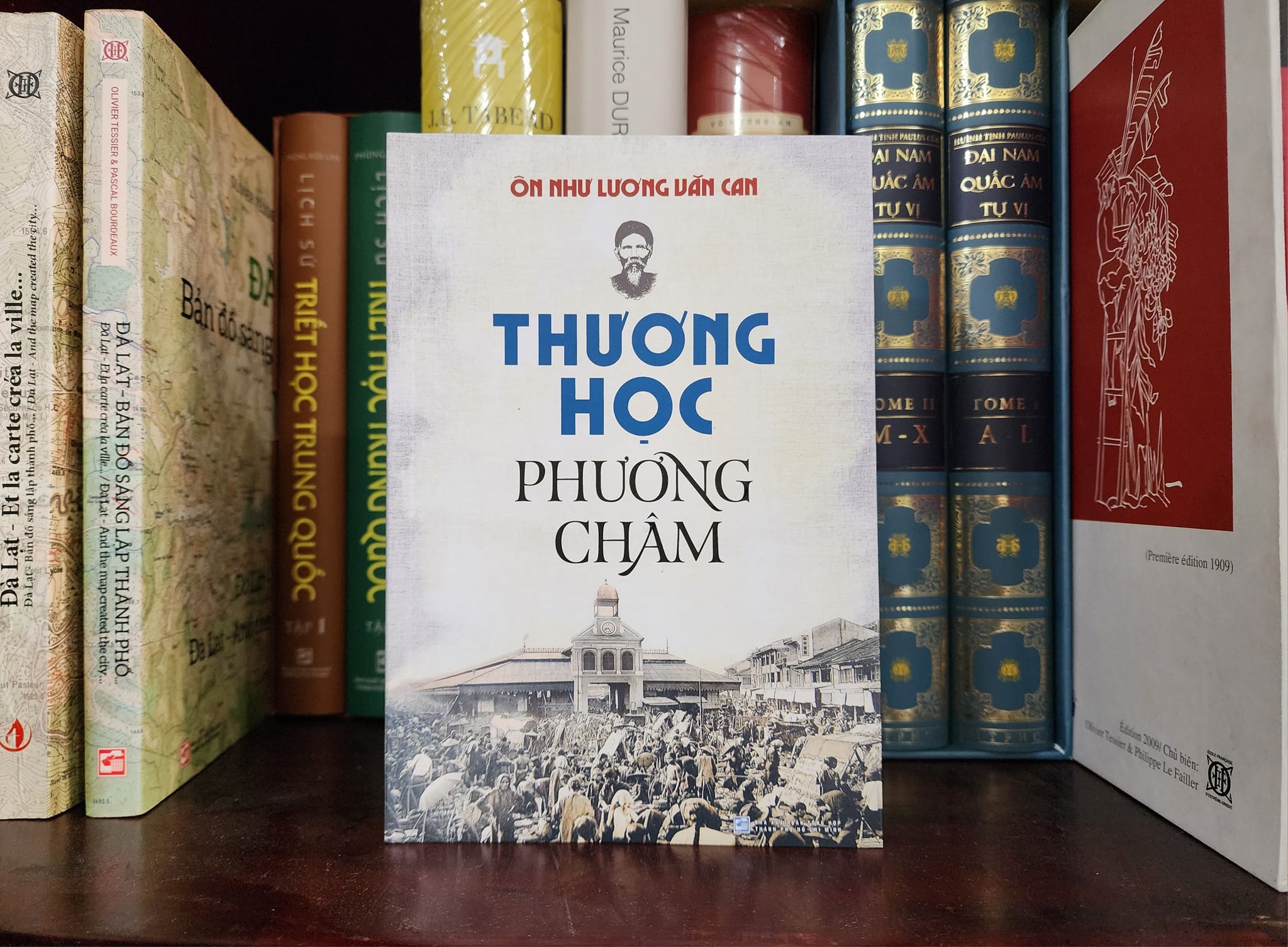 Sach day dao duc kinh doanh, nhan dien thuong hieu hinh anh