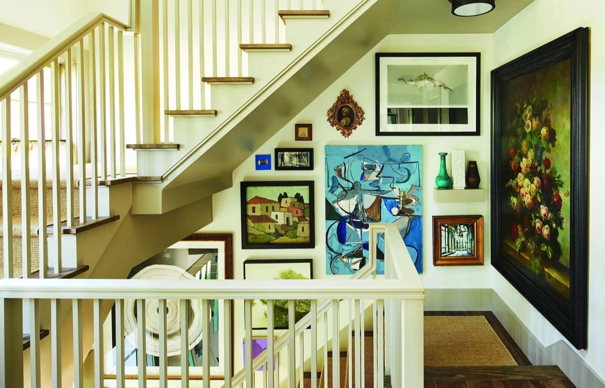 De goc cau thang khong con trong trai hinh anh