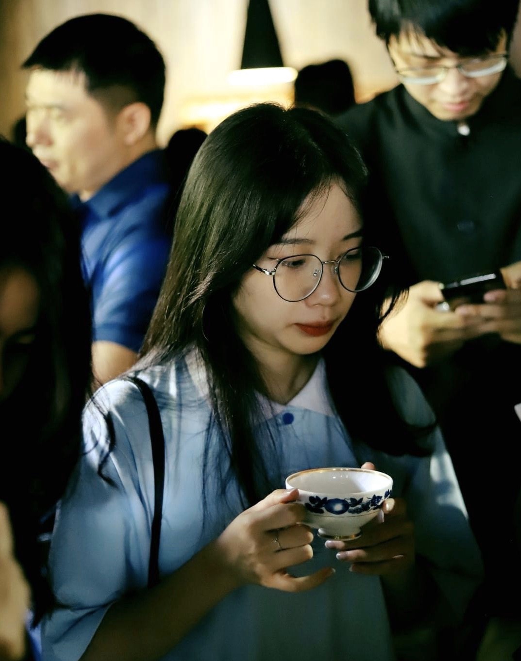 nguoi tre thuong tra anh 4