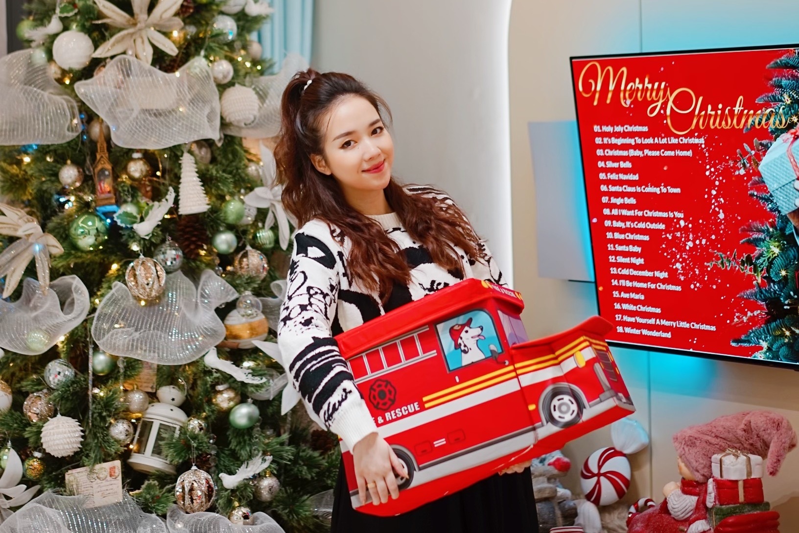 Dau tu trang tri de can nha ngap tran sac mau Giang sinh hinh anh