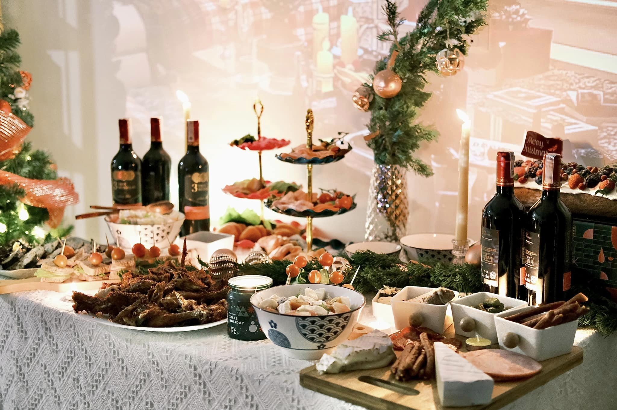 Ky cong tu quay dui cuu, dat do Au cho bua tiec tai nha cuoi nam hinh anh